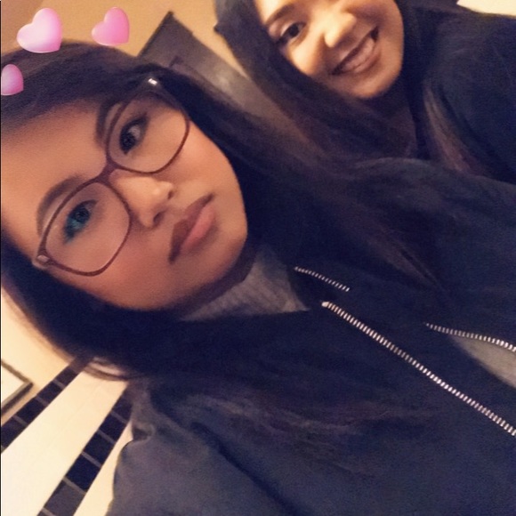 Meet your Posher, Krizta - Picture 2 of 4